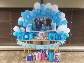 Frozen balloon arch