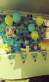 Minions dessert table